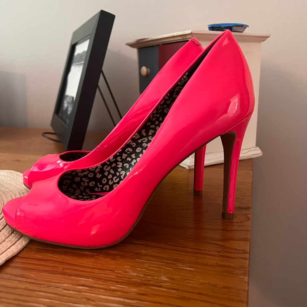 Jessica Simpson 6.5 hot pink heels